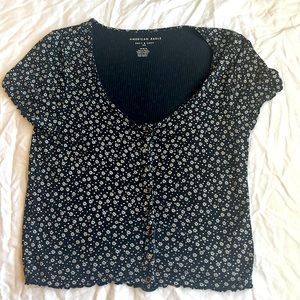 Black american eagle blouse with white flowers size M